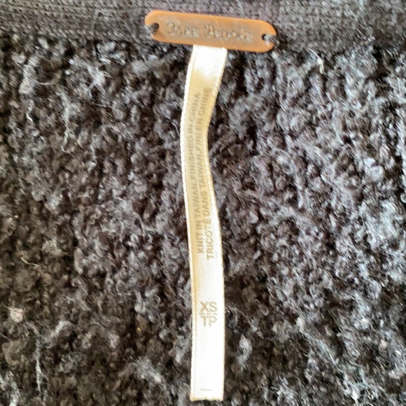 Free people black sweater comfy size XS - Picture 9 of 10